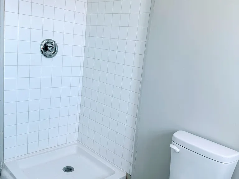 443 Jefferson Ave #2 — Photo 7