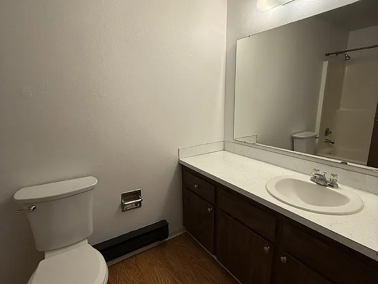 713 F Pl NE #4 — Photo 18