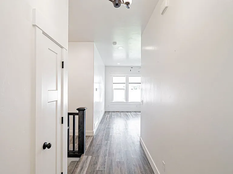 3258 Harlow Dr — Photo 8