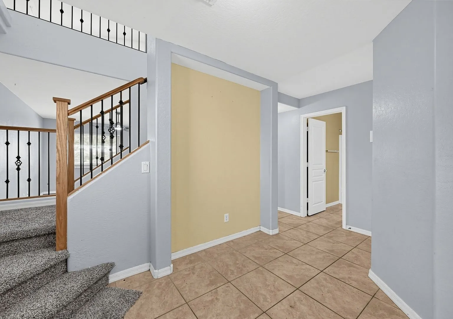 Stunning 4BR House in Buckeye — Photo 4