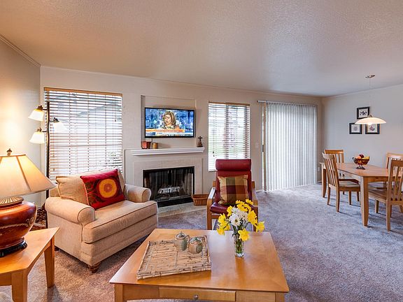 3rd image of 756 122nd Ave NE #1