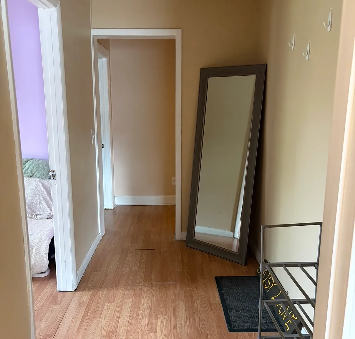 7 bed, 2.5 bath, $600 — Photo 1