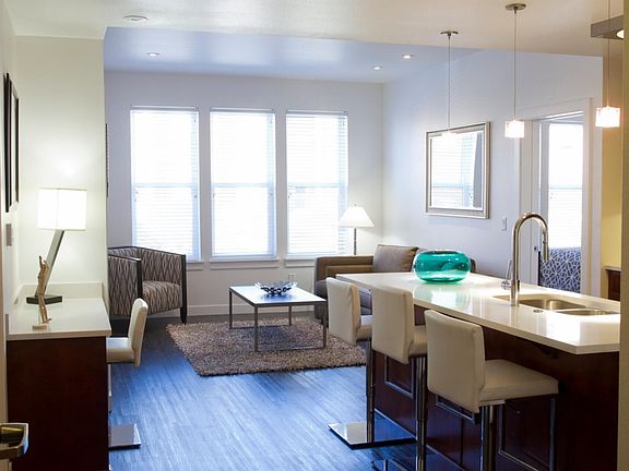 5th image of 1861 N Clarkson St #4