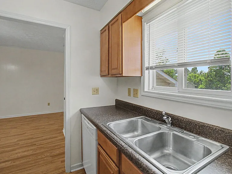 19 Shanna Dr — Photo 27
