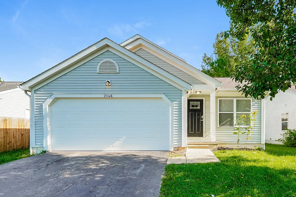 3 bed, 2.0 bath, 1260 sqft, $2,160 — Photo 1
