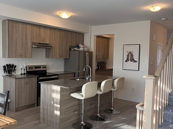 5th image of 585 Colborne St W #205