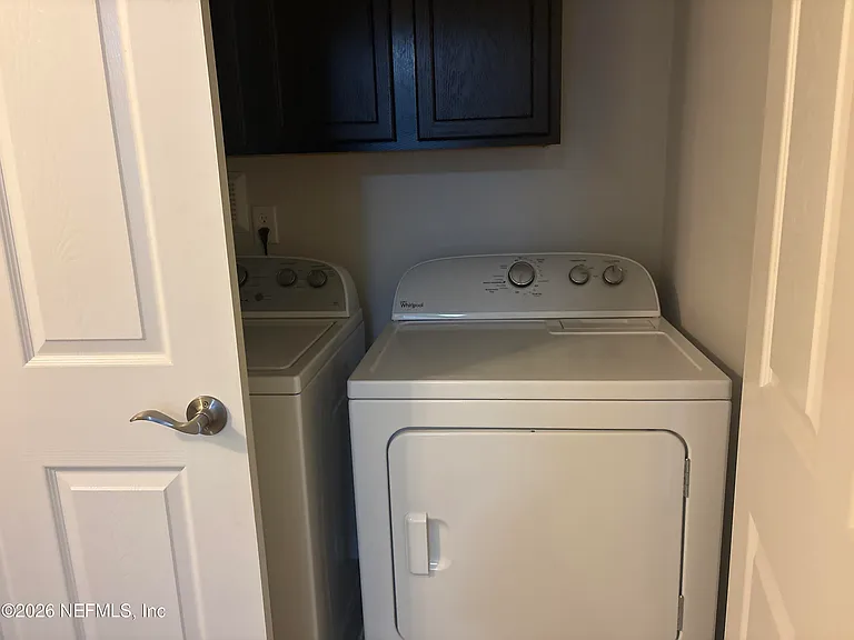 87 Nelson Ln — Photo 16