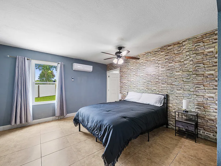 1110 E Lakeshore Blvd #3 — Photo 7