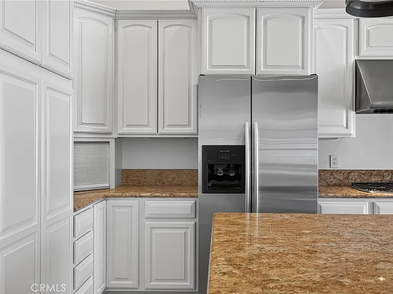 415 1/2 Heliotrope Ave — Photo 3