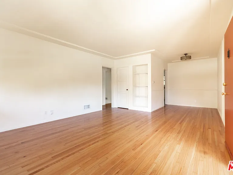 2955 Berkeley Ave — Photo 4