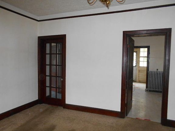 5th image of 835 Wyllie Ave