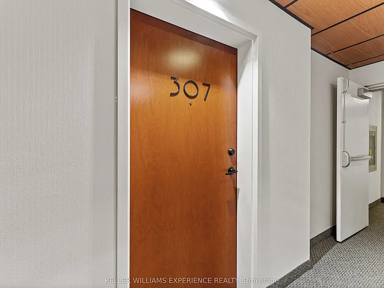 720 Yonge St #307 — Photo 8