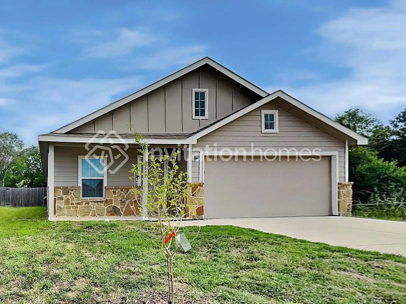 10645 Sewell Cir Dallas, TX 75253 — Photo 1
