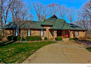 9747 Fall Ridge Trl, Saint Louis, MO 63127