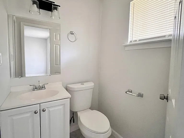 2400 Goodwin Ave #2 — Photo 7