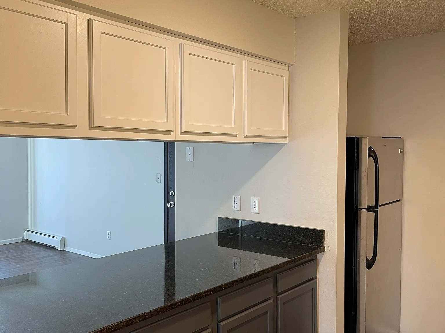3 bed, $1,476 — Photo 2