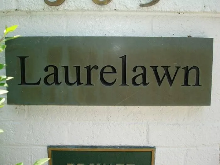 Entrance - 589 Bellevue Ave