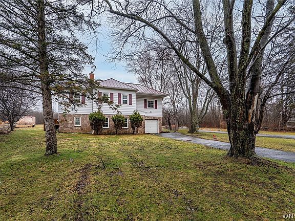 2nd image of 8465 Transit Rd