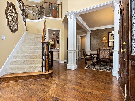 4th image of 5112 Bellerive Dr