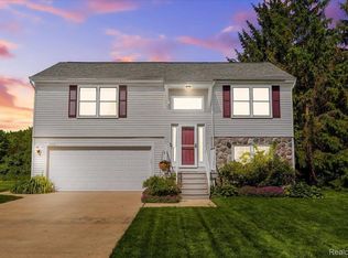 1939 Andover Blvd, Howell, MI 48843