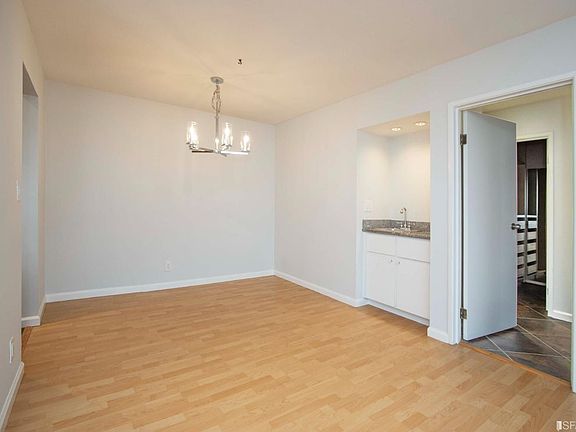 5th image of 940 Duncan St APT D204