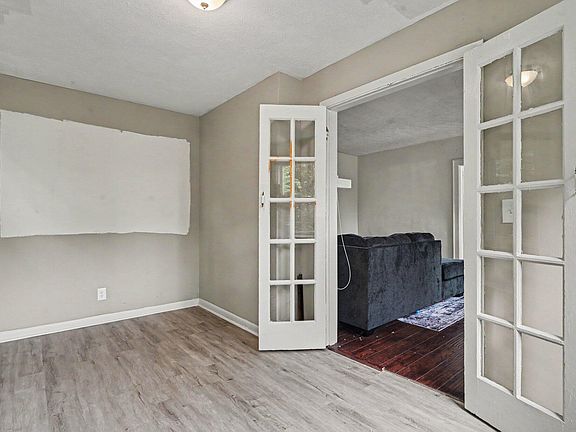 5th image of 3515 Carlisle Ave