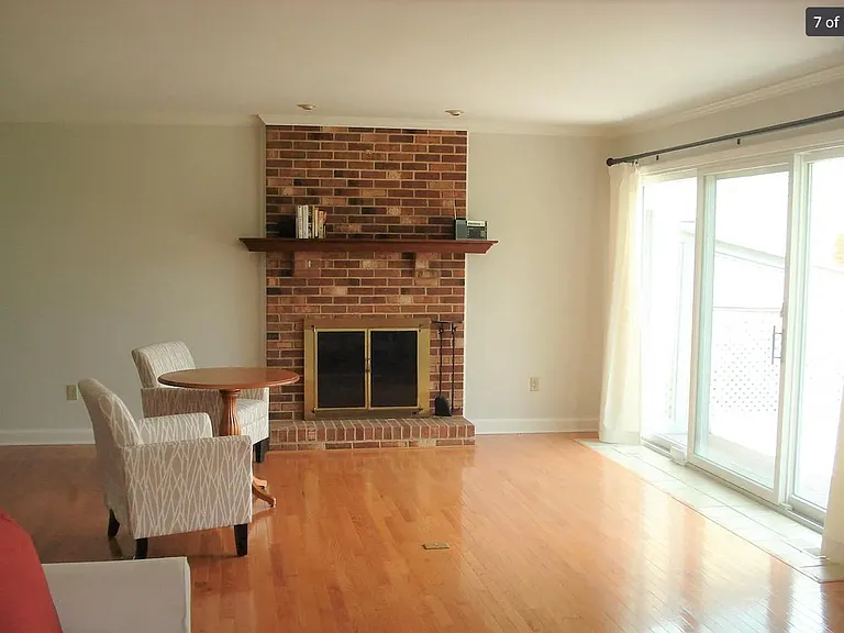 308 Cove View Dr — Photo 2