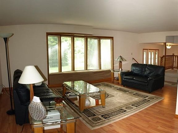 3rd image of 21740 Sunset Ln