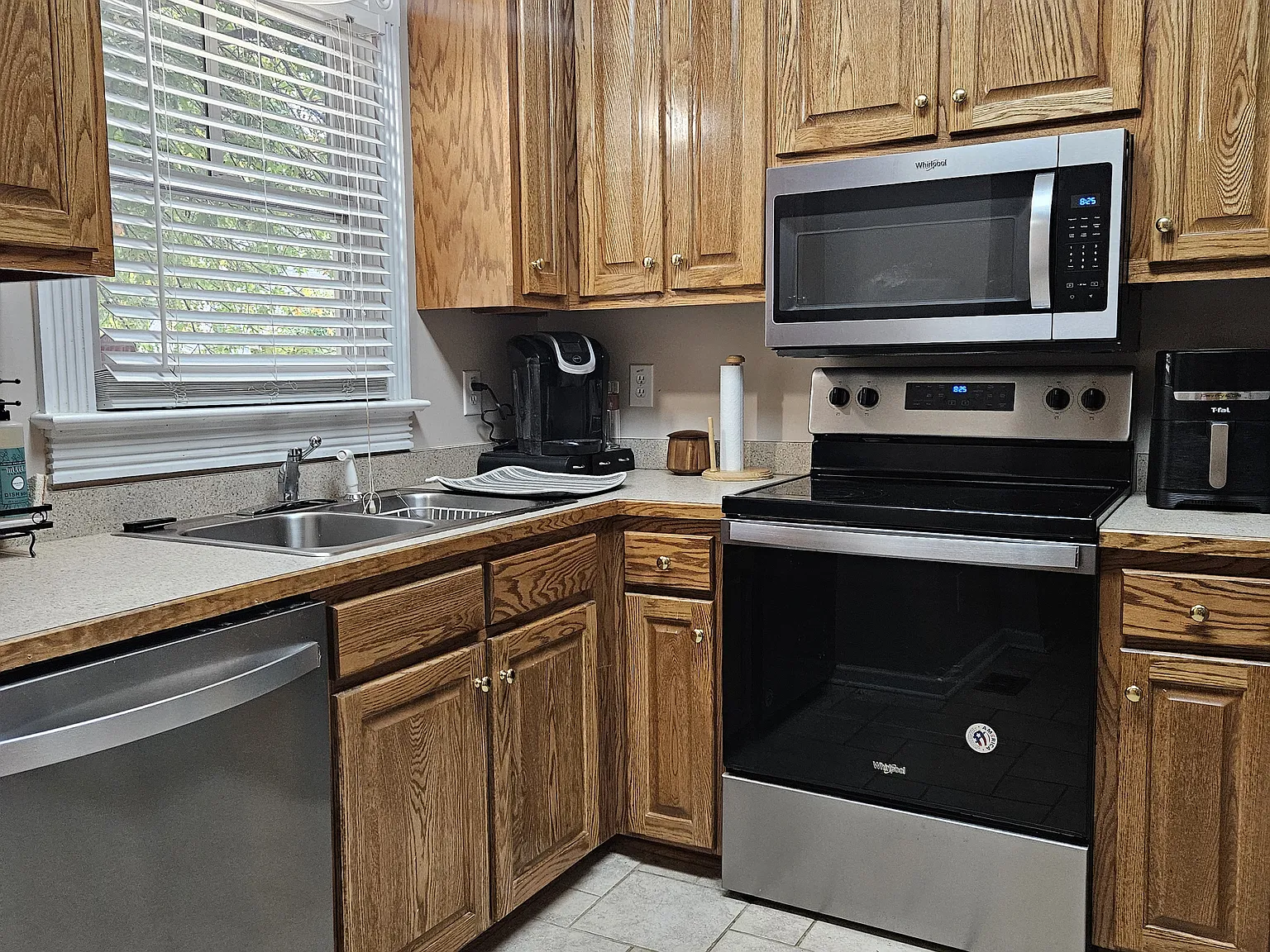 615 E Martin St — Photo 2