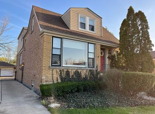 4239 W 108th Pl, Oak Lawn, IL