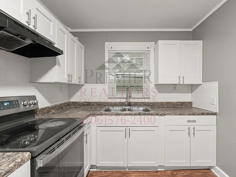 617 32nd St — Photo 8