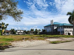 312 Neapolitan Way, Naples, FL 34103