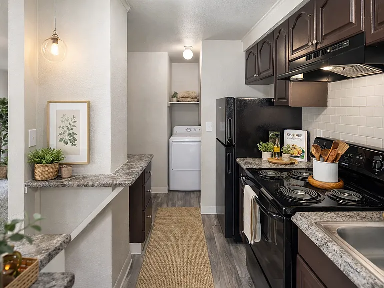 Pacific Walk Townhomes - Your New Oasis — Photo 8