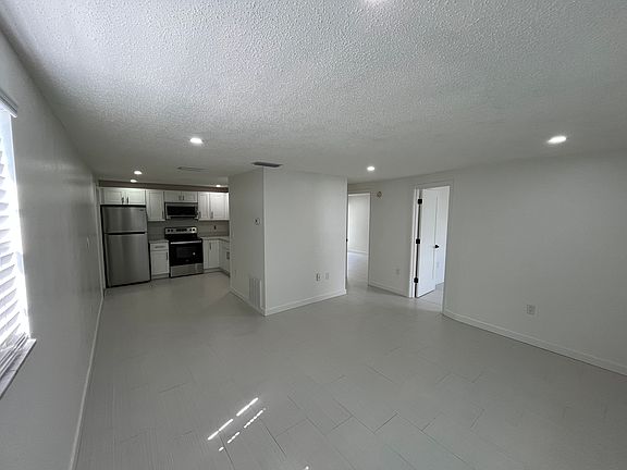 2nd image of 1511 Suponic Ave APT B