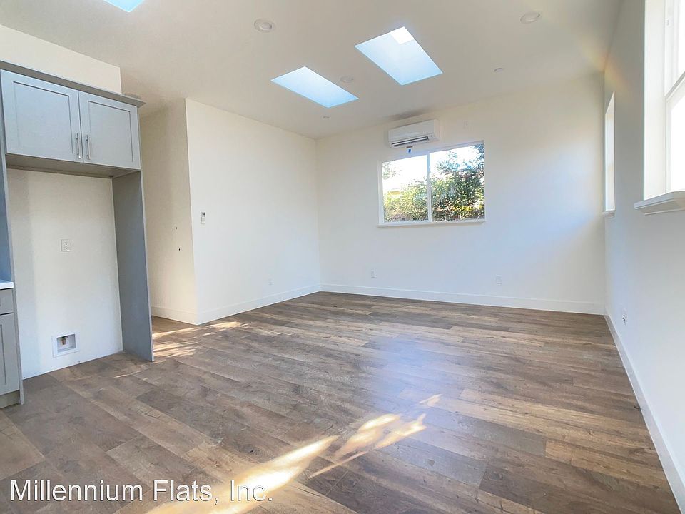 1st image of 942 15th Ave #948