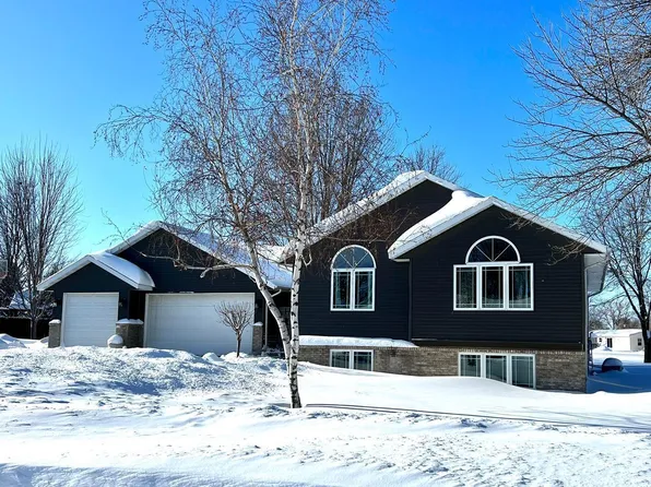 110 Uren Ln, Redwood Falls, MN 56283
