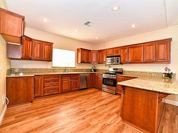 5th image of 2168 Verano St