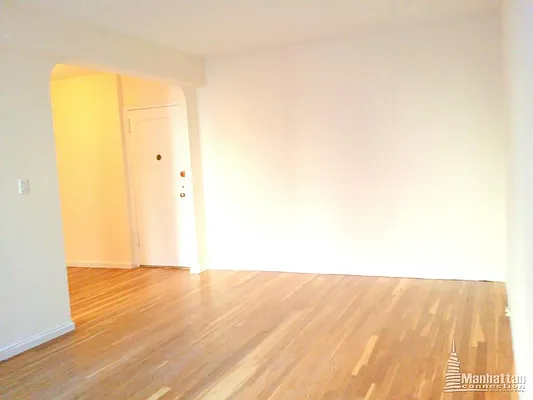 Rented by Manhattan Connection | media 19