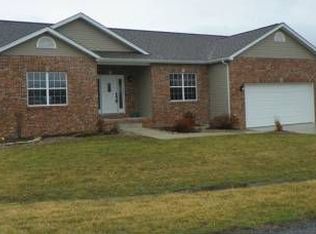 214 Woodland Dr, Edwardsville, IL 62025