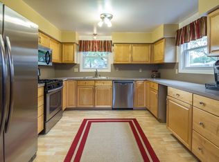 9930 Pere Ave, Livonia, MI 48150