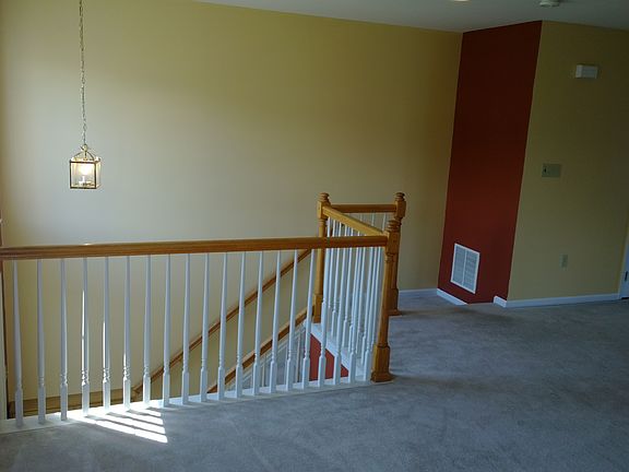 4th image of 354 S Oak St