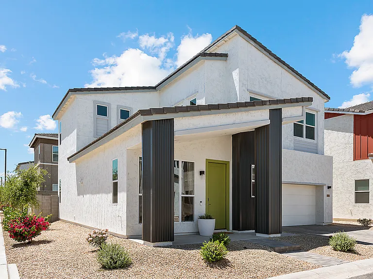 15704 W Polk St — Photo 2