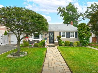 2280 Hynes Pl, Bellmore, NY 11710