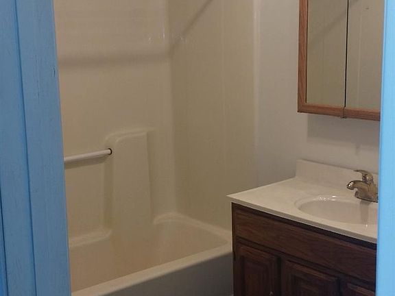 4th image of 1047 W Schumacher Ave