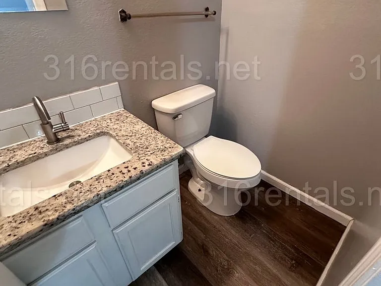 1625 S Beech St #403 — Photo 6