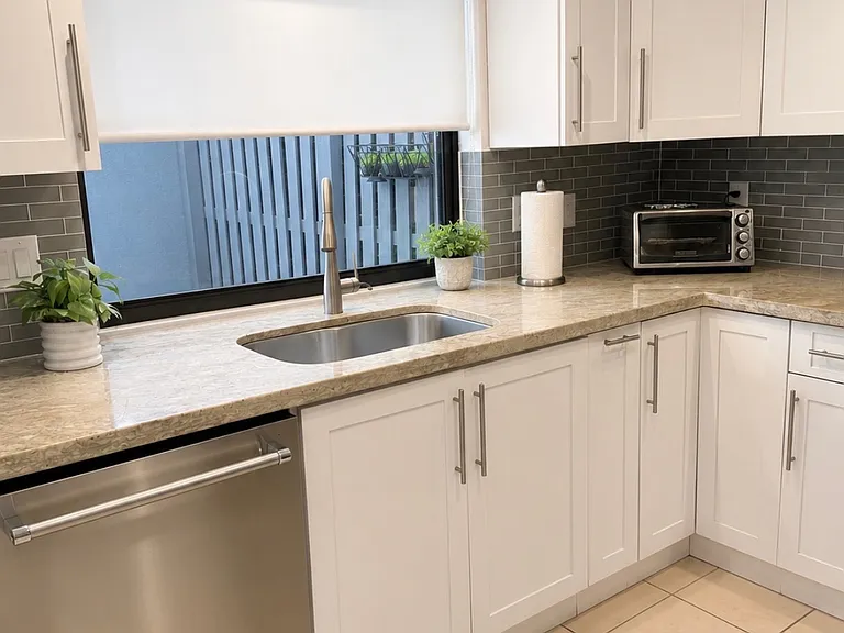 11013 SW 113th Pl — Photo 7