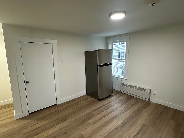 67 Bouvier Ave #2R — Photo 3