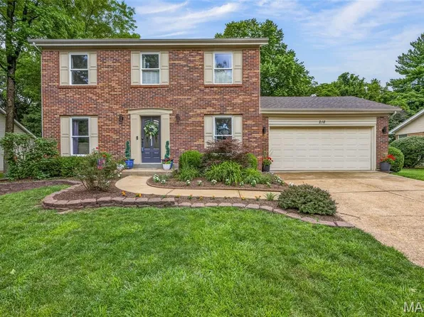 218 Aspen Village Dr, Ballwin, MO 63021