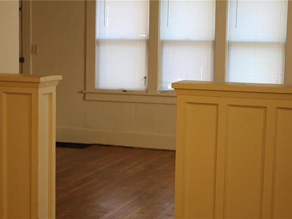 5th image of 3126 Jules St