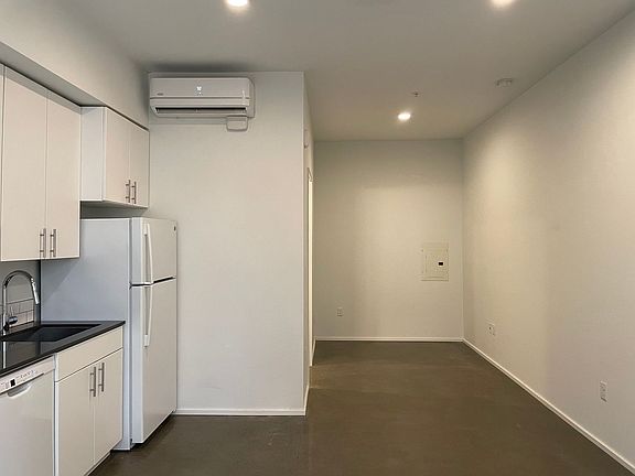 5th image of 1213 N Alberta St #104